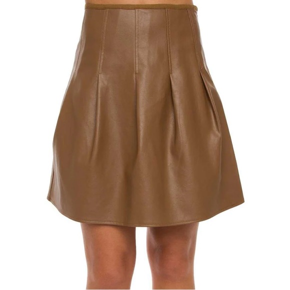 Pleated brown faux leather mini skirt - Picture 4 of 5
